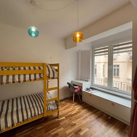 Family Friendly Downtown Apart София Екстериор снимка