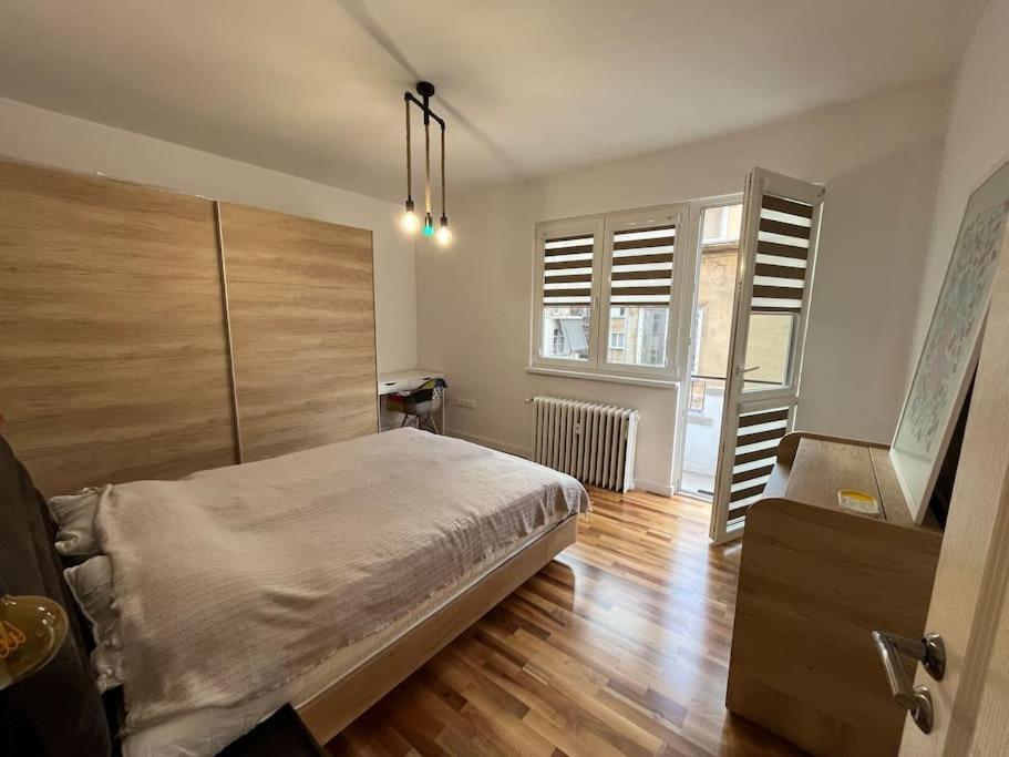Family Friendly Downtown Apart София Екстериор снимка