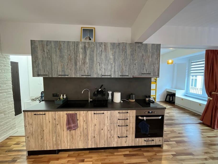 Family Friendly Downtown Apart София Екстериор снимка